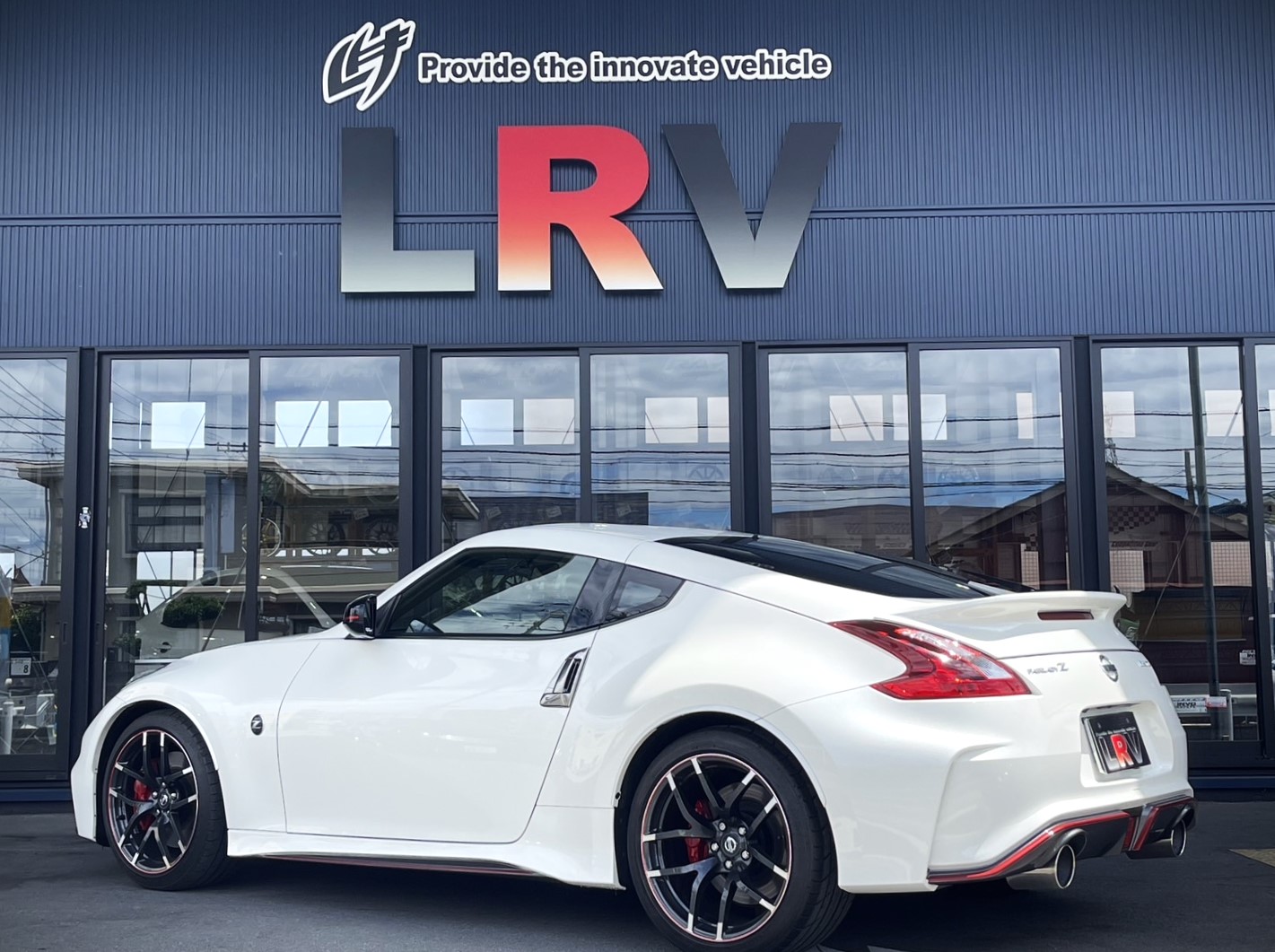 フェアレディZ【Z34】 | 新車国産コンプリートカーの製作・販売専門店