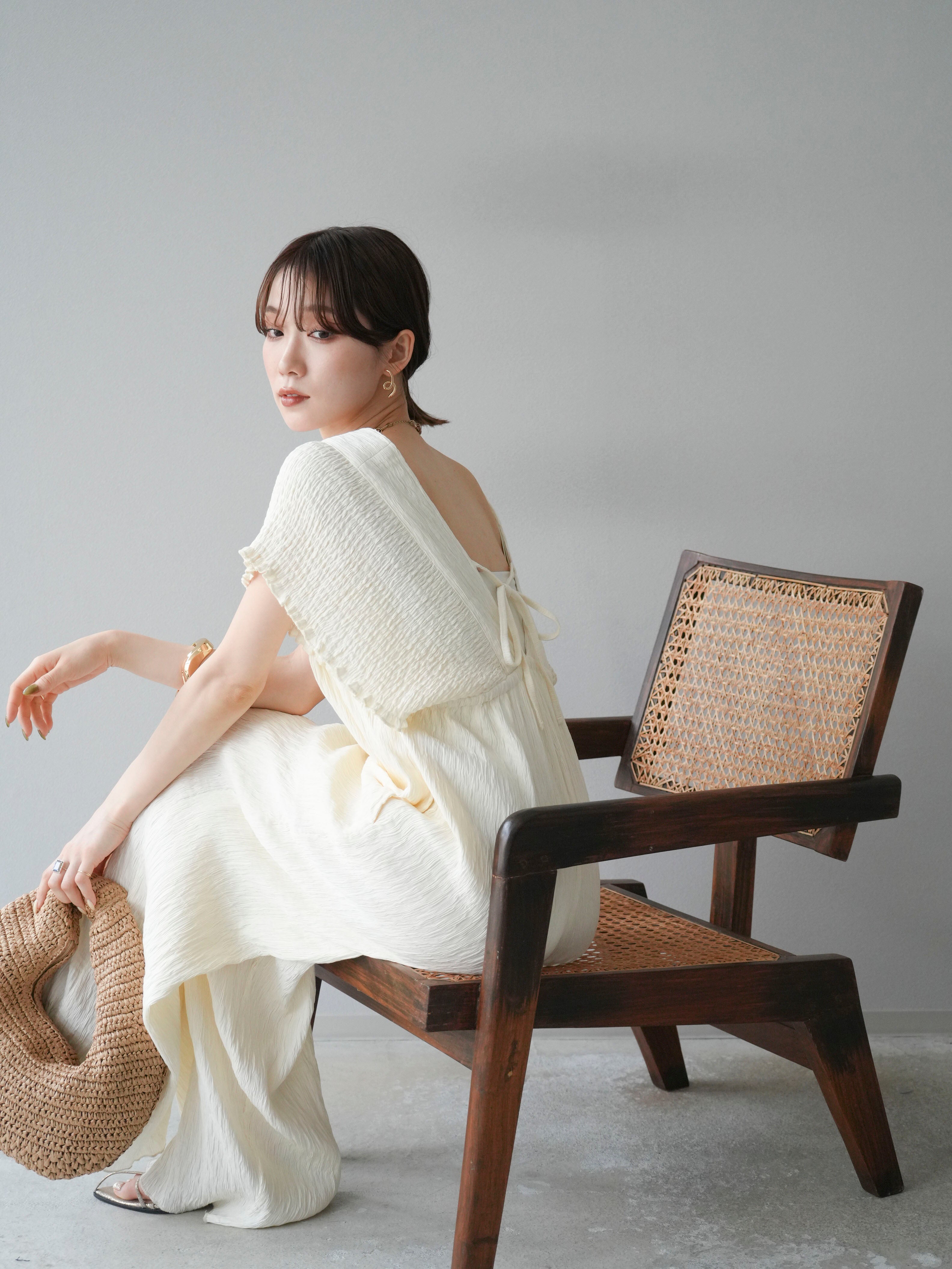 予約]楊柳シャーリングサロペット/アイボリー – Lumier