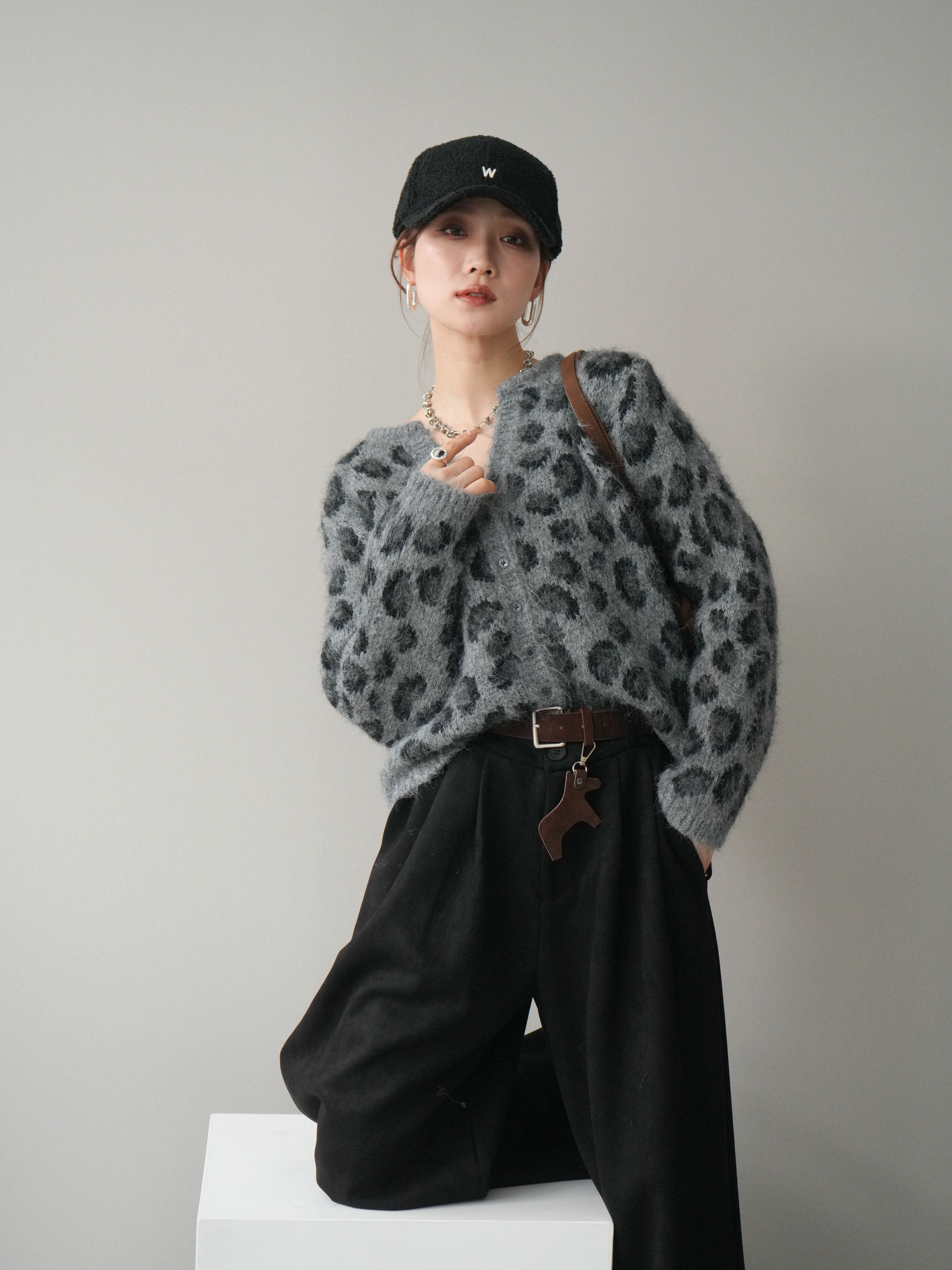予約]モヘアタッチレオパード柄ニットカーディガン/gray – Lumier