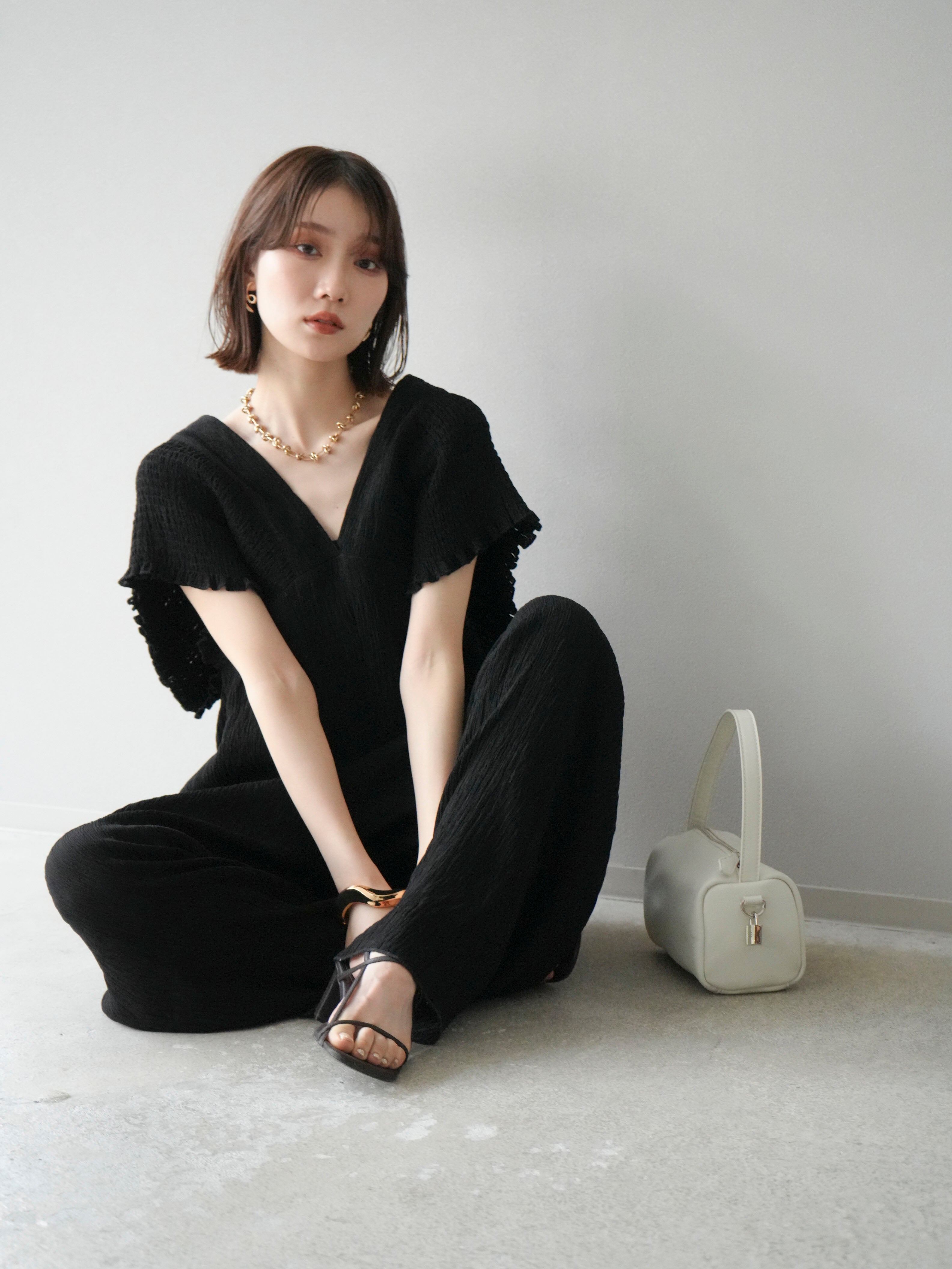 予約]楊柳シャーリングサロペット/ブラック – Lumier