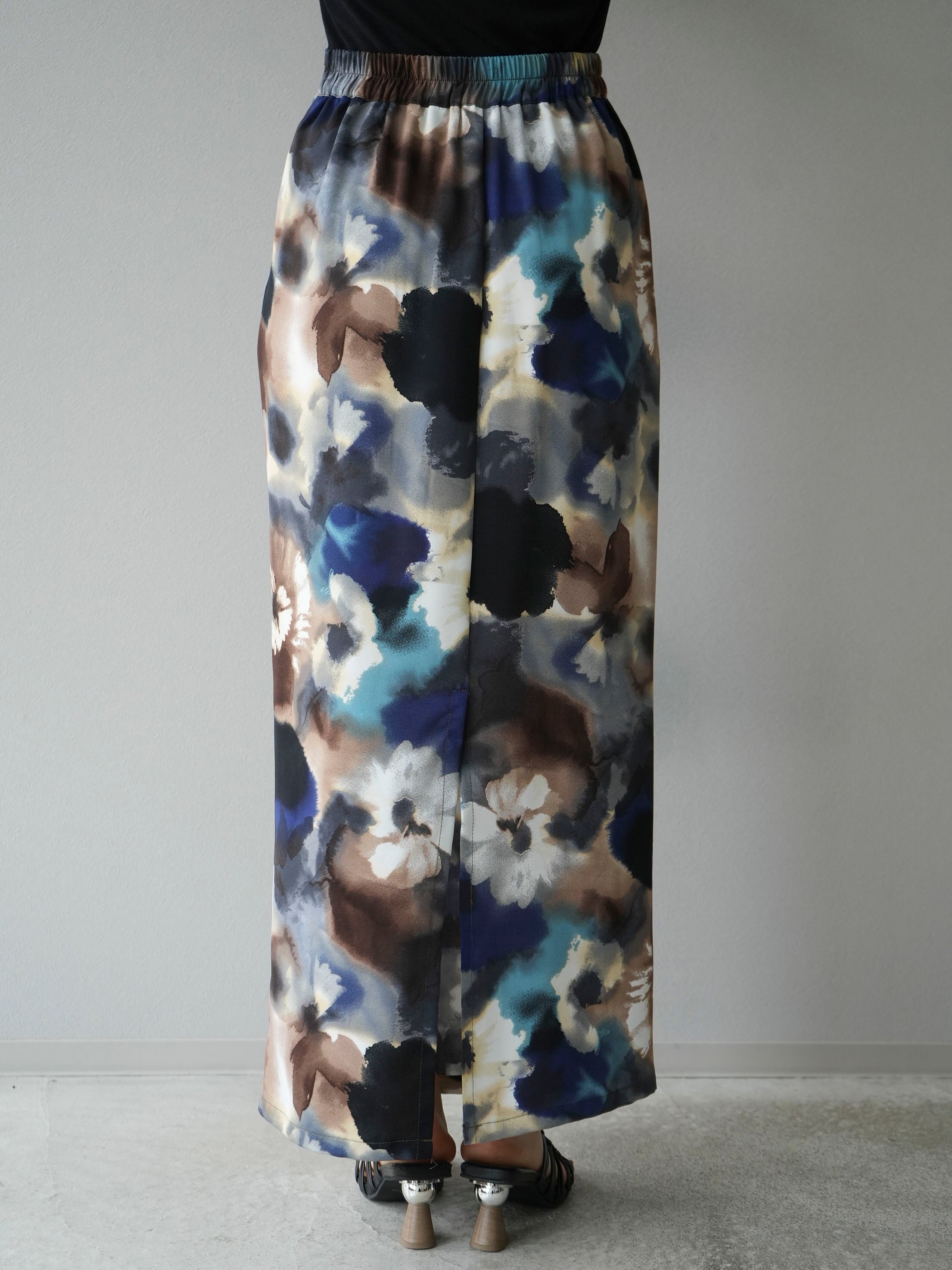 予約]水彩タッチプリントタックIラインスカート/ネイビー – Lumier