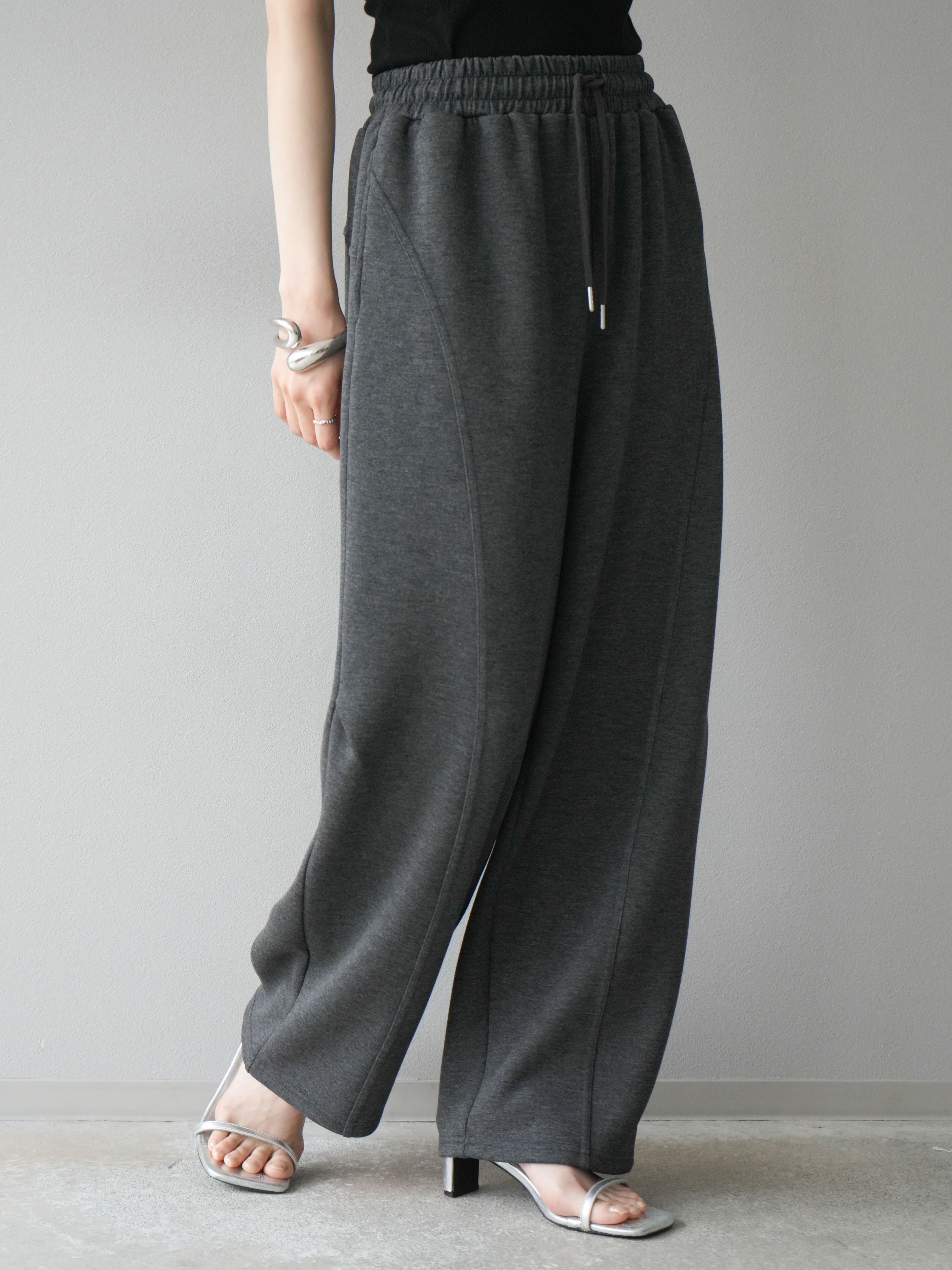 予約]ライトポンチカーブパンツ/チャコール – Lumier