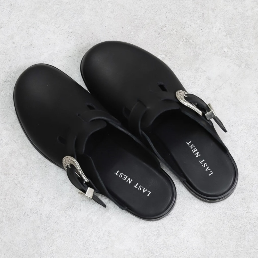 LAST NEST LEATHER MULE / BLACK | Luce | ルーチェ