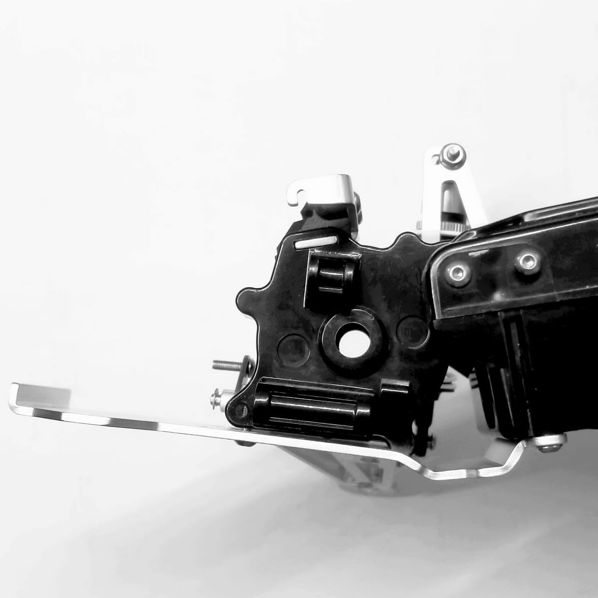 Amazon | KF アルミ製 フロント シャーシアーマー保護スキッドプレート