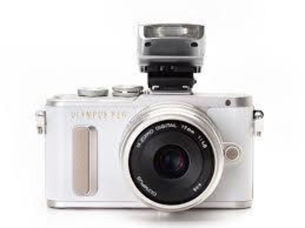 Amazon.com : Olympus Pen E-PL8 White Body with 14-42mm IIR Silver