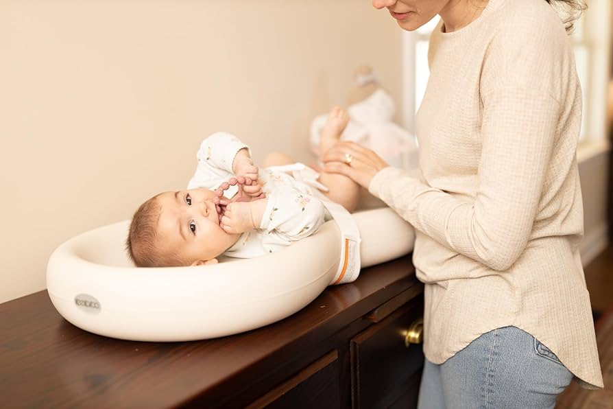 Amazon.com: Keekaroo Peanut Changer Baby Vanilla – The Original