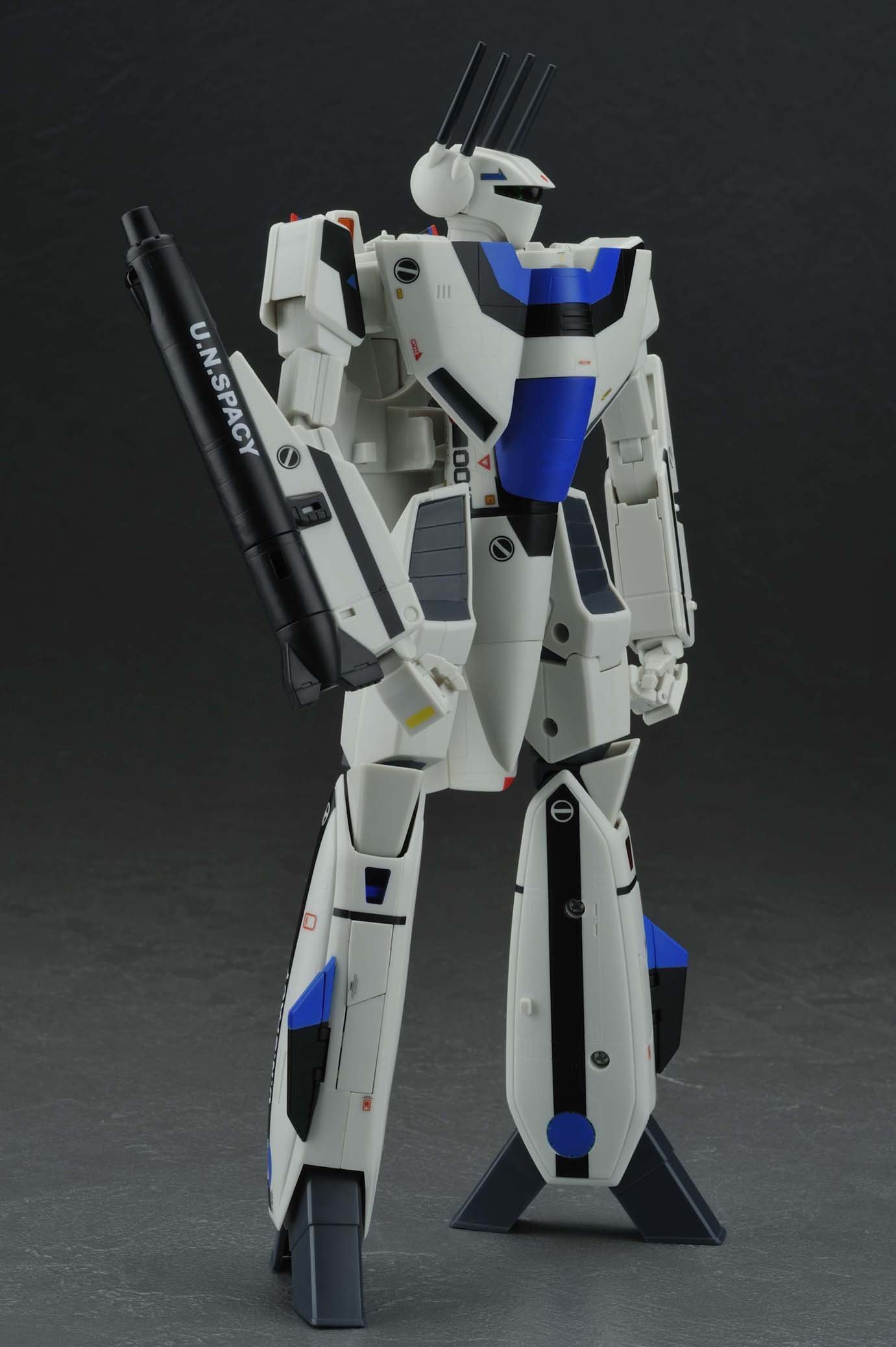Amazon.co.jp: 1/60 マクロス 完全変形 VF-1S マックス機 : ホビー