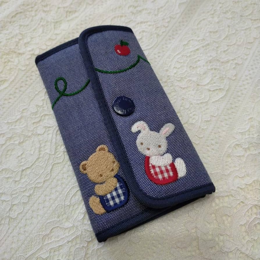 Amazon.co.jp: ファミリア キーケース 刺繍 familiar : ファッション