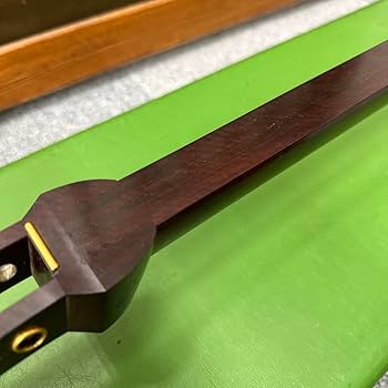 Amazon.co.jp: 三味線 紅木 二段溝 金ホゾ 子持ち綾杉胴 中棹 金具K9