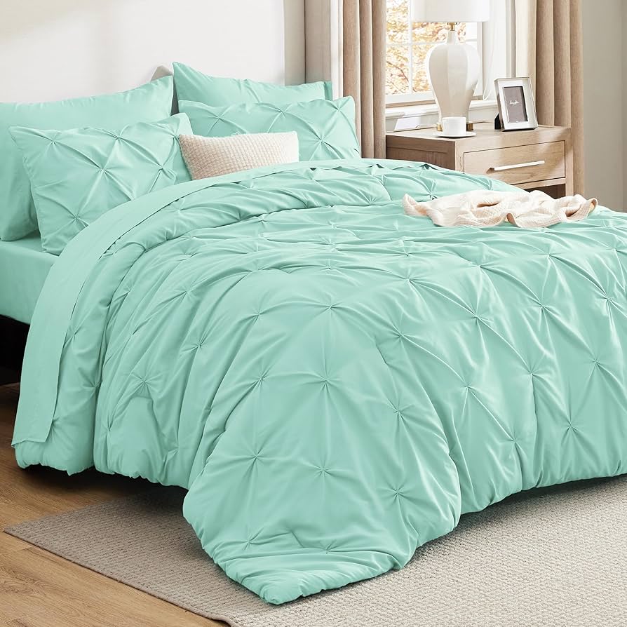 Amazon.com: Bedsure Queen Comforter Set Mint Green - Bed in a Bag