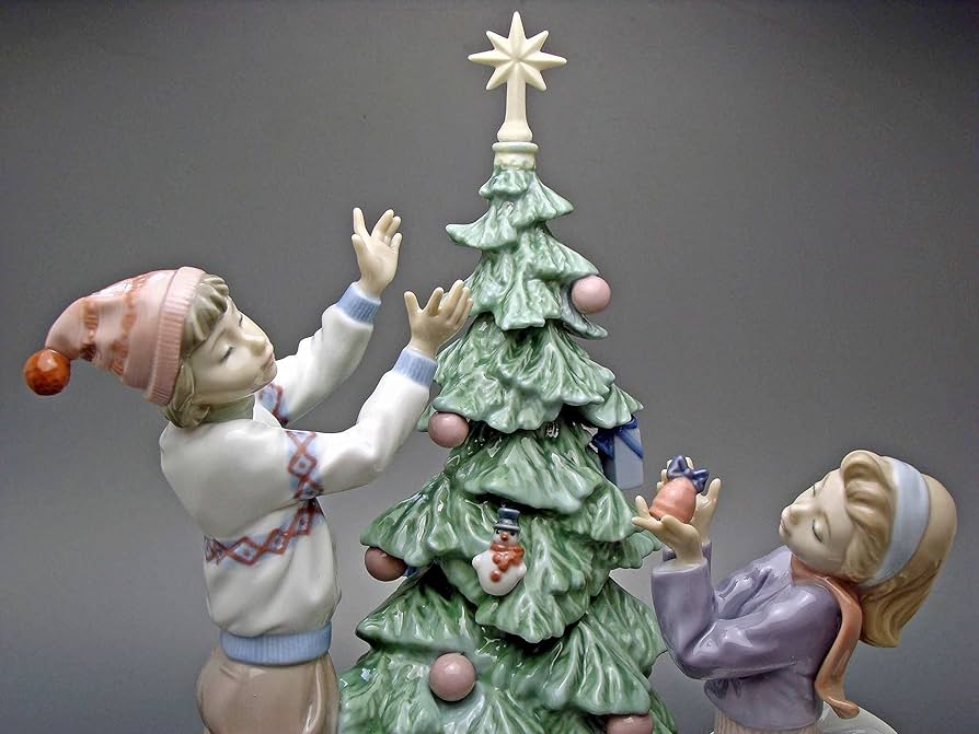 Amazon.co.jp: リヤドロ(Lladro) クリスマス ツリーを飾ろう #ldr-5897