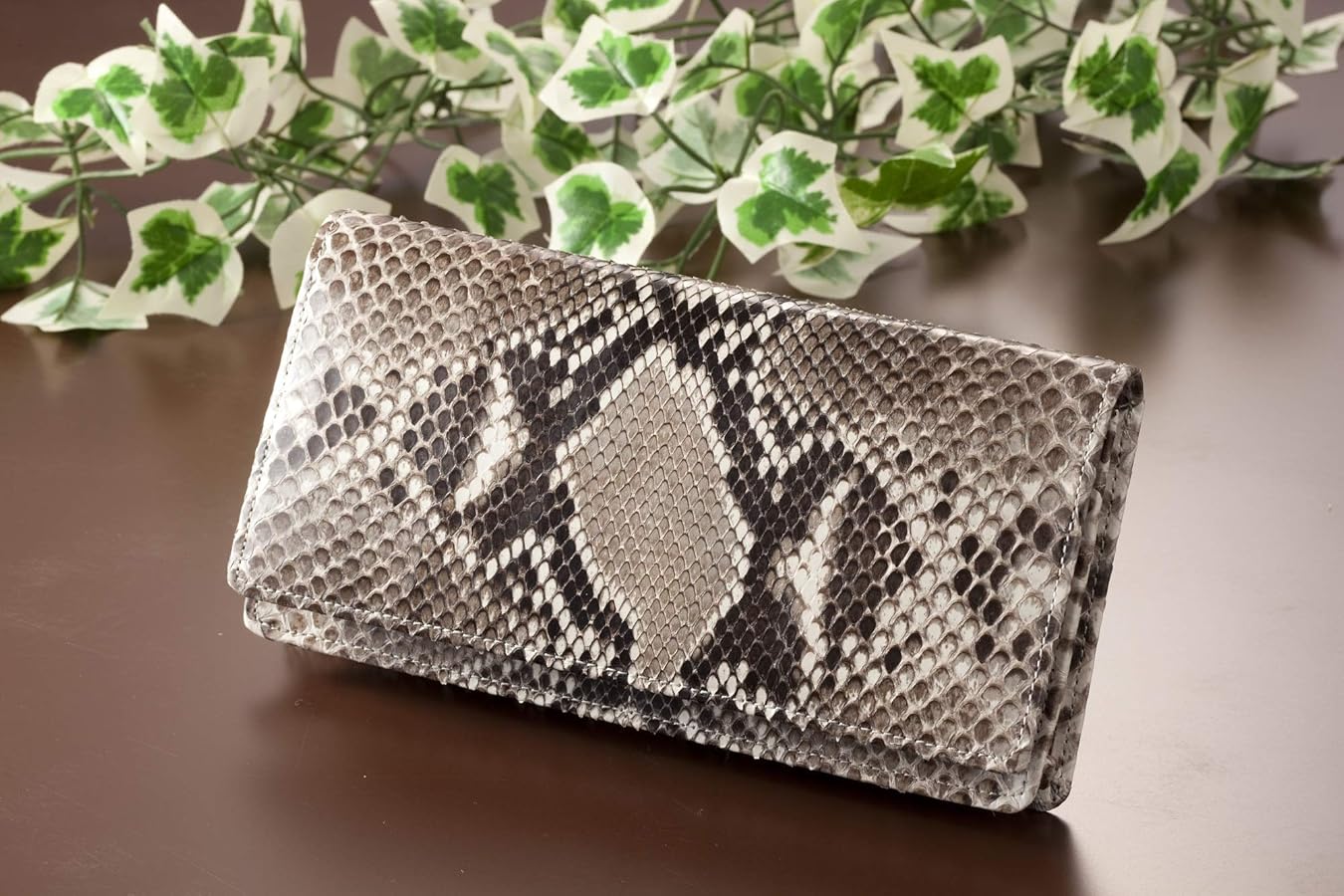 Amazon | [Eclea] 全面パイソン長財布 パイソン ダイヤモンドパイソン