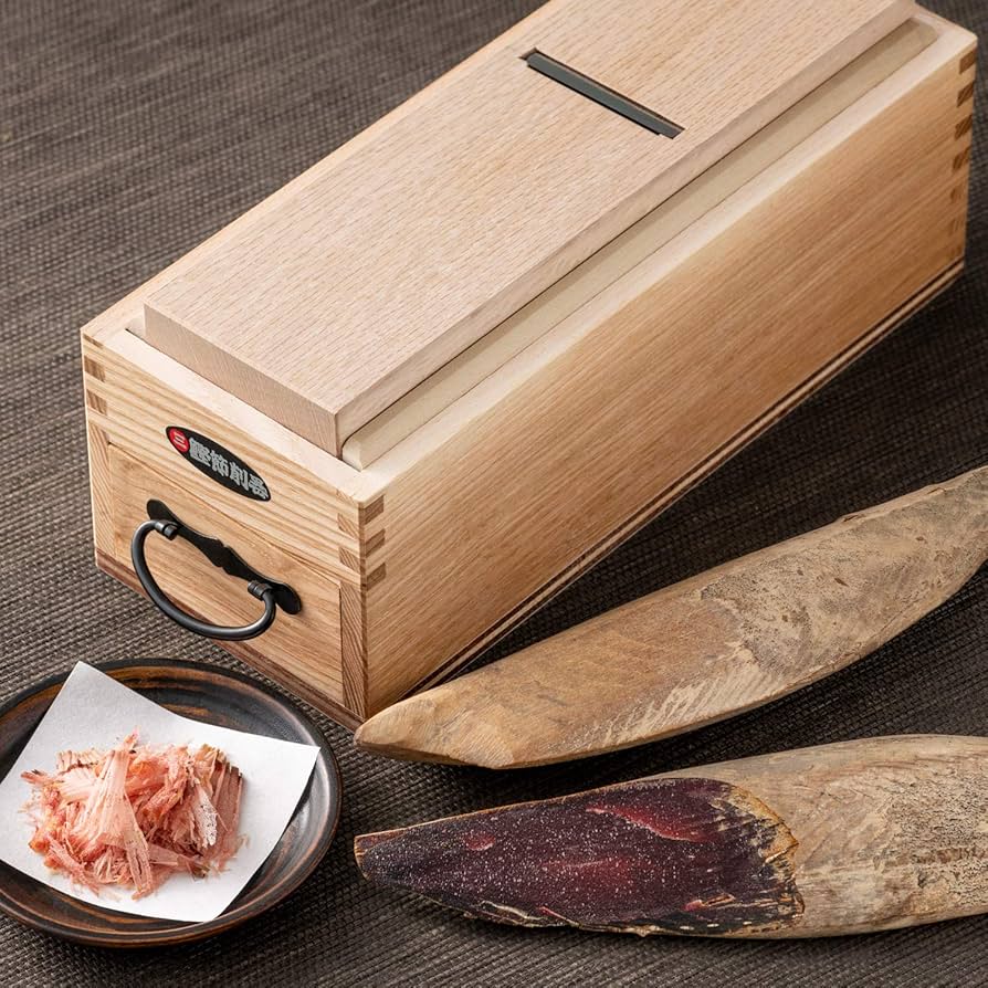 Amazon | 特選 最高級 鰹節 削り器 鰹の里 鰹 かつお節 川本屋茶舗