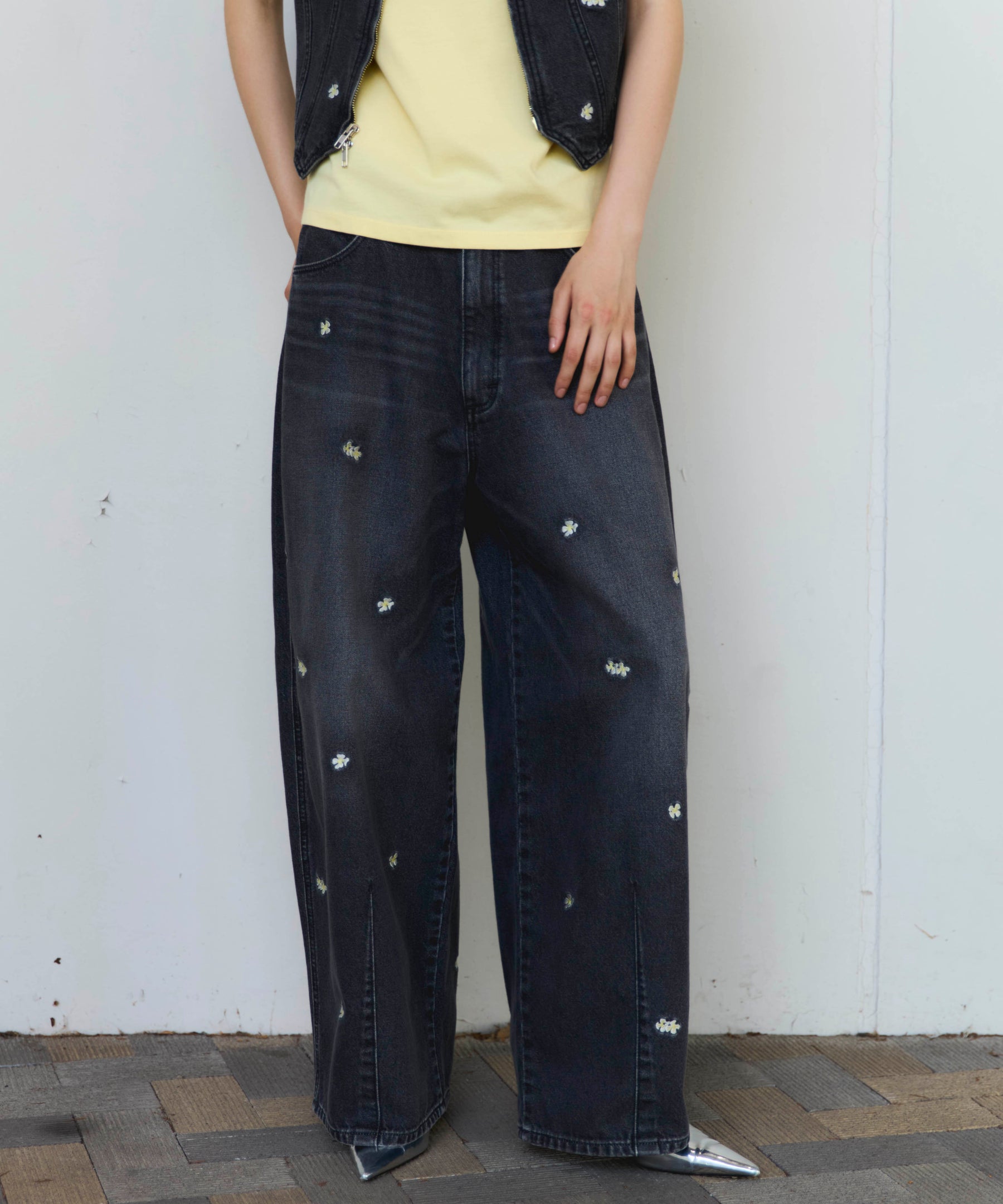 Wrangler×MAISON SPECIAL】Collaboration Flower Embroidery Denim Pants