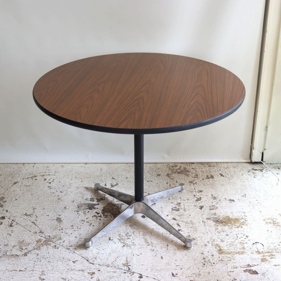 ハーマンミラー社製ラウンドテーブル | ダイニングテーブル | パーム