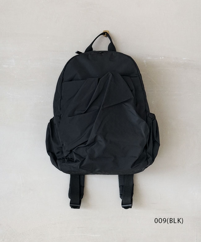 13WGB241303]emmi(エミ) eco 撥水ミニギャザーボディーバックパック