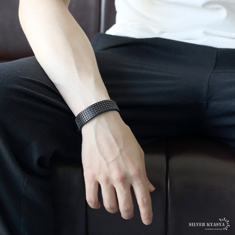 スタッズ レザーバングル ブラック [b829] | スタイルで探す,ゴシック