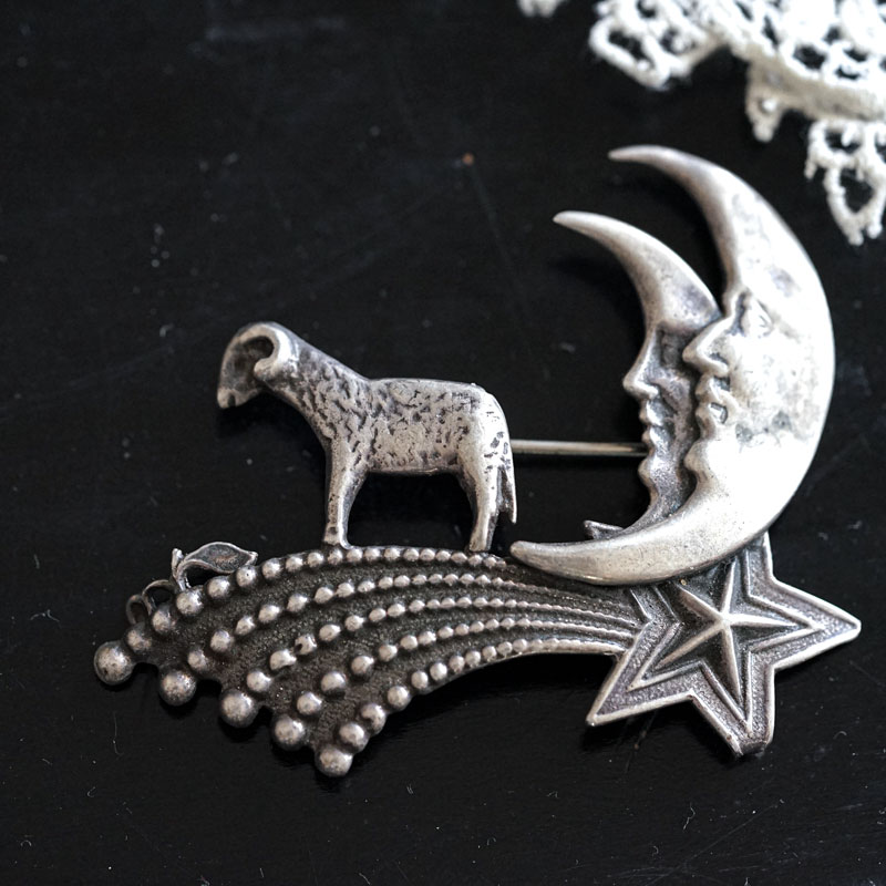 アンティークシルバーブローチ月と星と羊W5.5×H5cm ga-990の通販