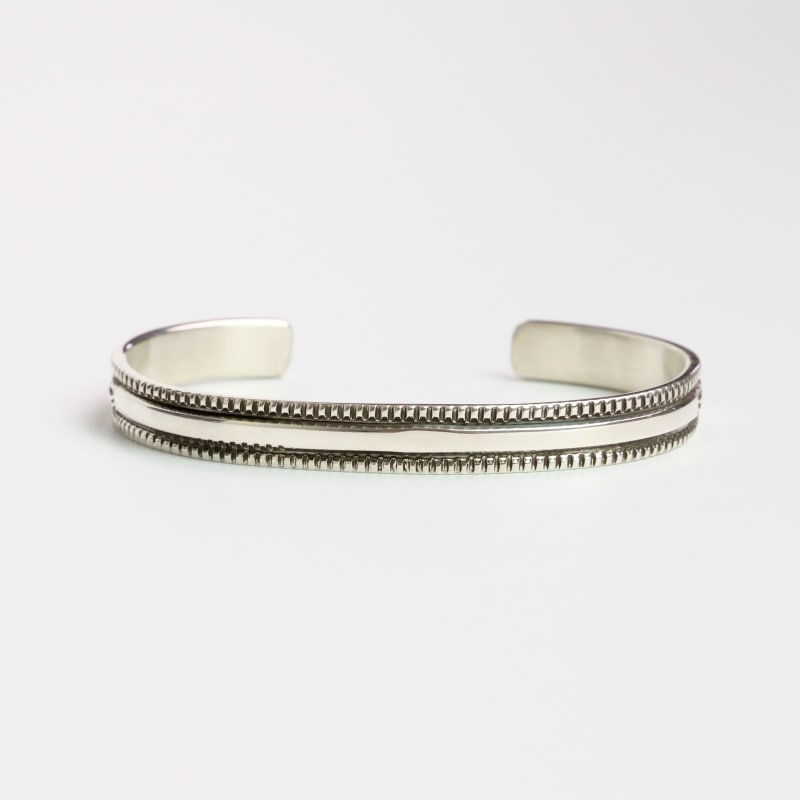 ◇sizeM ブルースモーガン チゼルワーク バングル｜マライカ公式通販