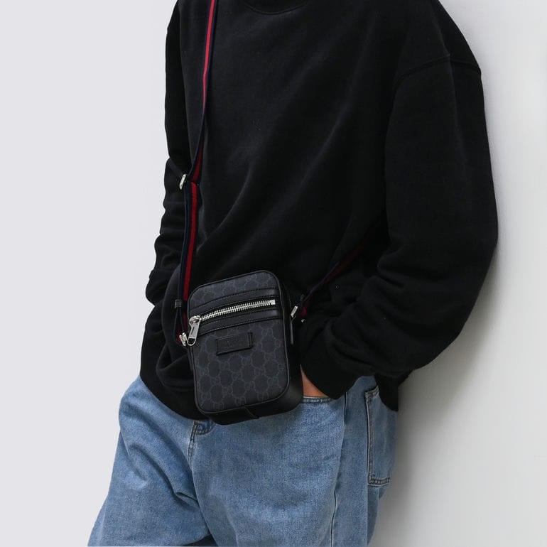 グッチ GUCCI ショルダーバッグ GGスプリーム メンズ ブラック 682357