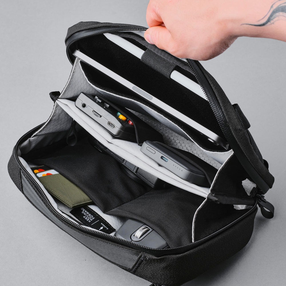 ELEMENTS TECH CASE MAX AXOFLUX | SLING & SHOULDER | 【公式】ALPAKA