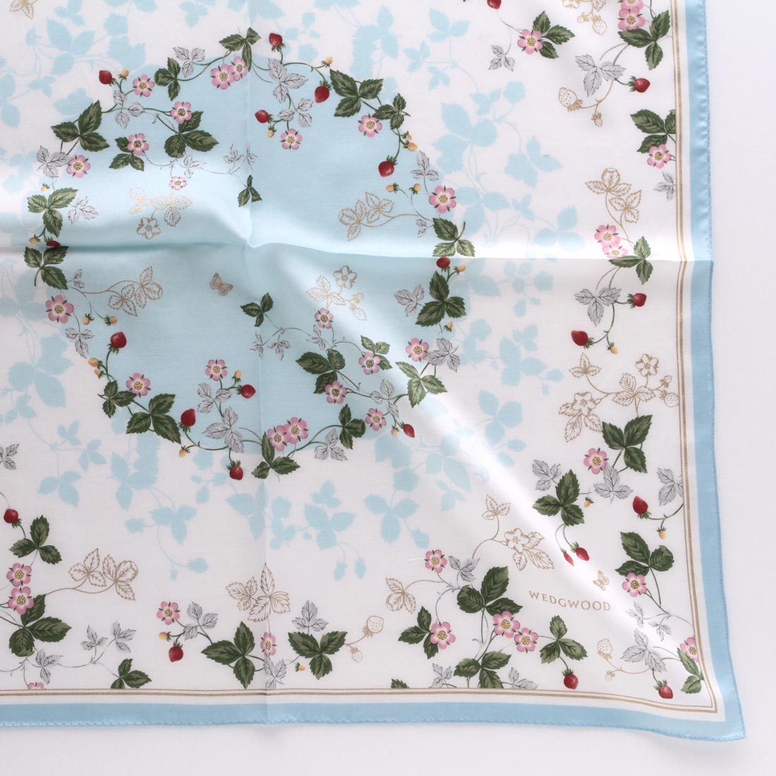 ウェッジウッド 大判プリントハンカチ ワイルドストロベリー シルク