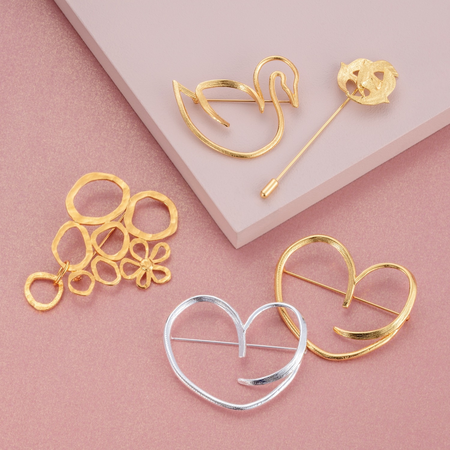 スワン ブローチ ゴールド