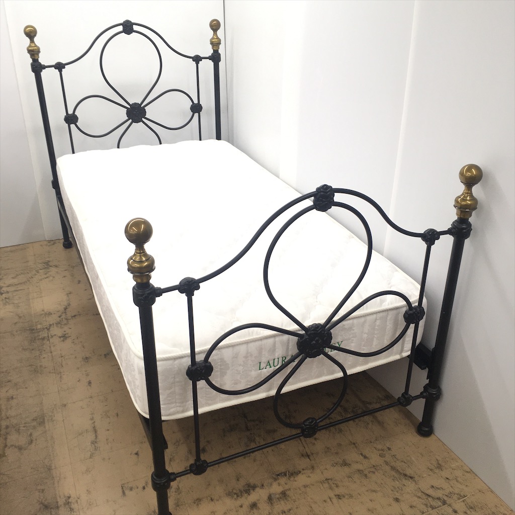 中古 人気 近郊送料格安 ローラアシュレイ シングルベッド