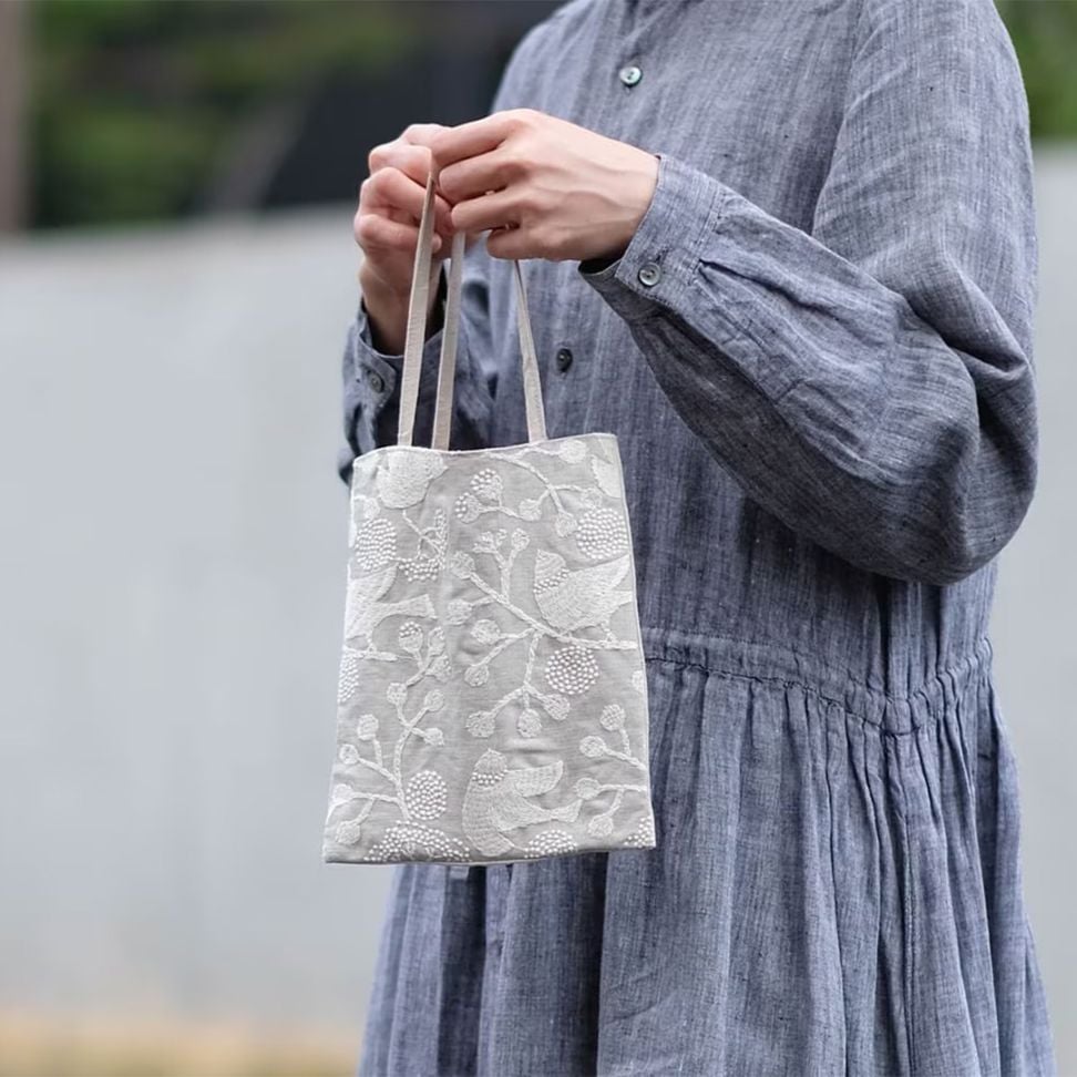 小さな刺繍バッグ （倉敷意匠×点と線模様製作所） | かご・バッグ