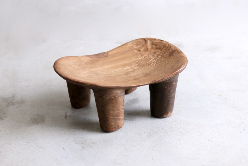 African Crafts (アフリカ工芸品) “セヌフォ族のスツール - LIGHT