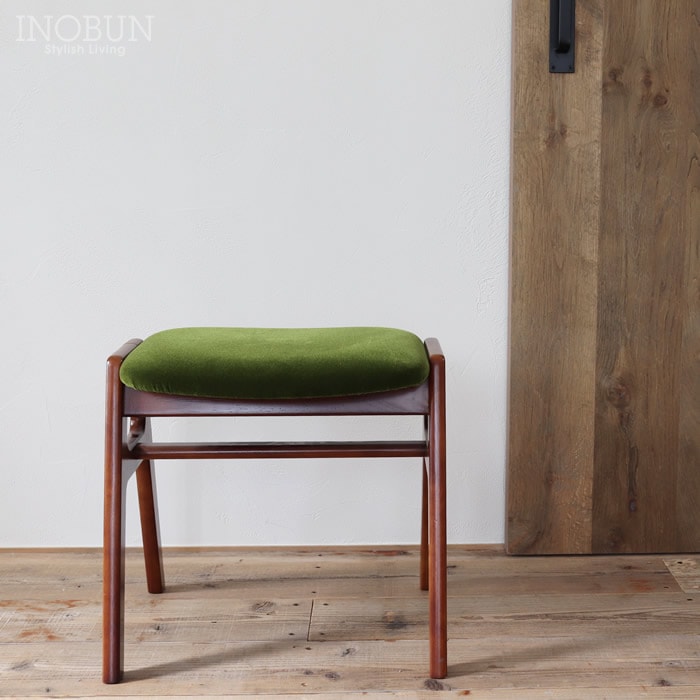 カリモク60 スタッキングスツール モケットグリーン ウォールナット
