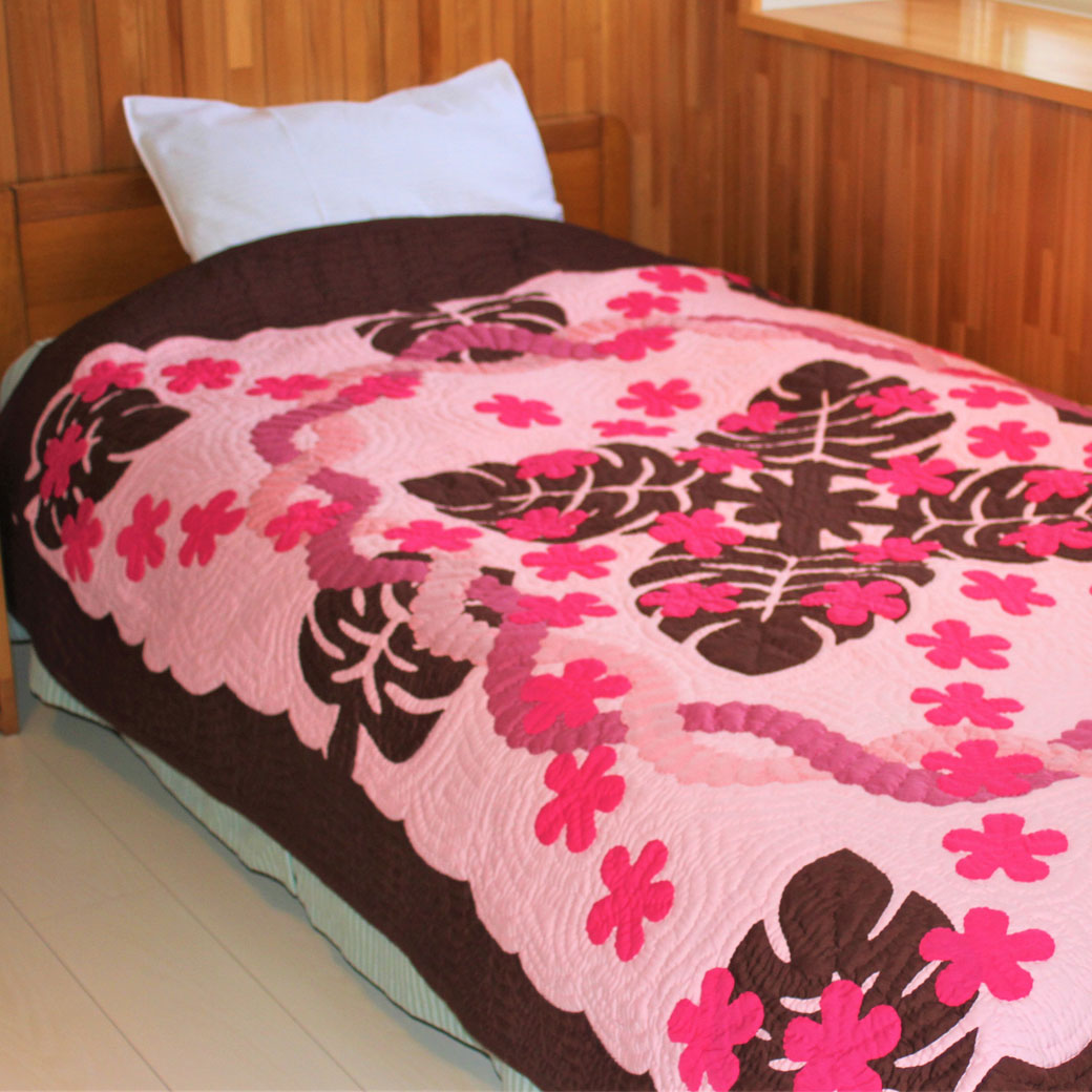 ハワイアンキルト タペストリー モンステラプルメリア柄 152cm×203cm