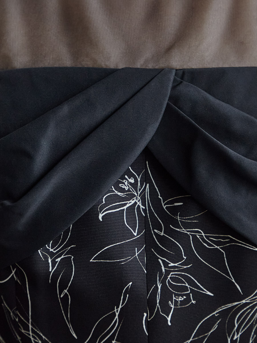 試着キャンペーン対象】配色花柄プリントフィット＆フレアドレス (M