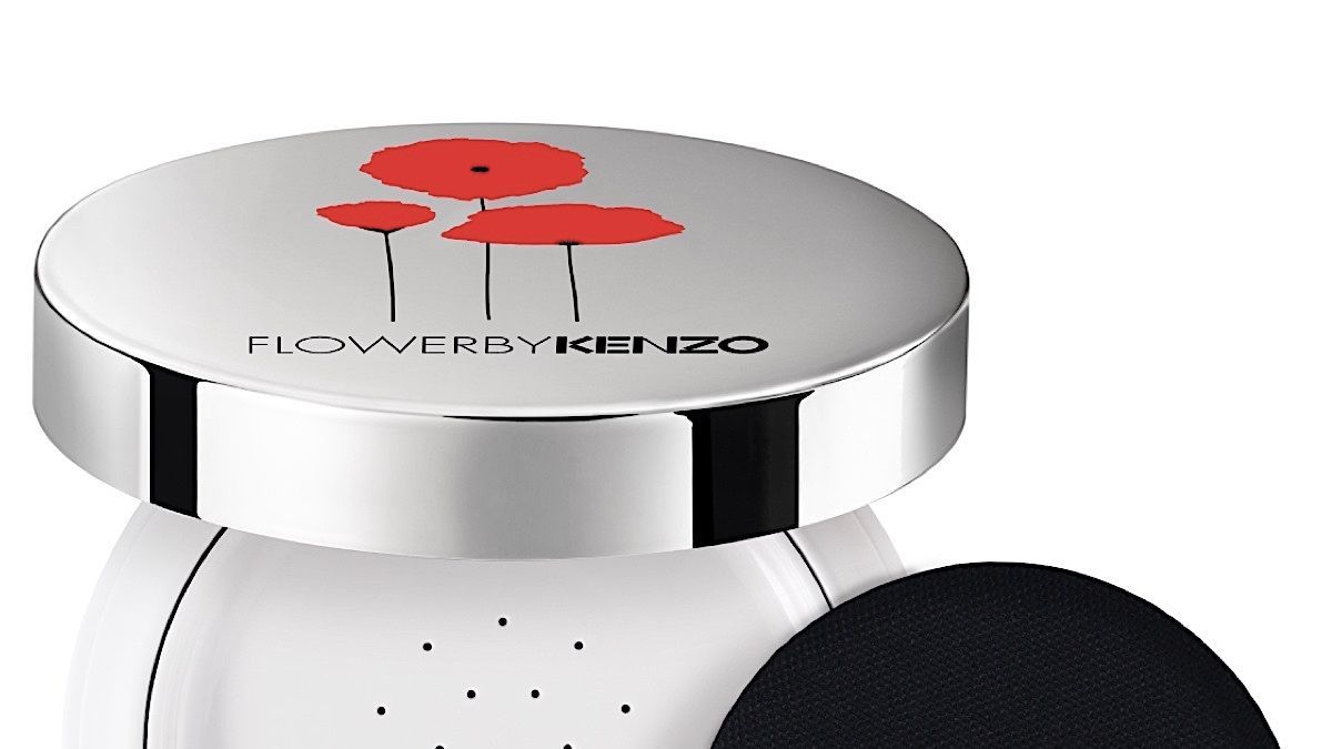 ケンゾーの香水「フラワー バイ ケンゾー」のクッションコンパクトが