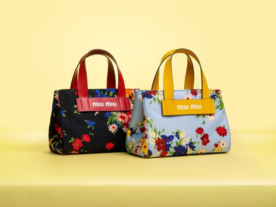 ミュウミュウ、日本限定のトートバッグ「ミュウ エヴリウェア」を発売