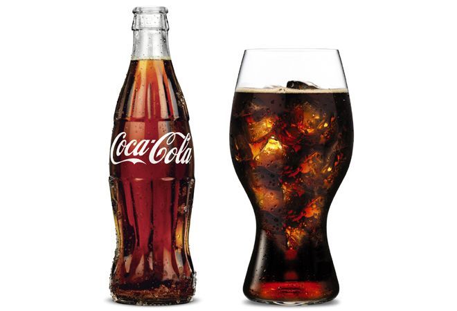 リーデルとコカ・コーラがコラボし、コカ・コーラ専用グラスを製作