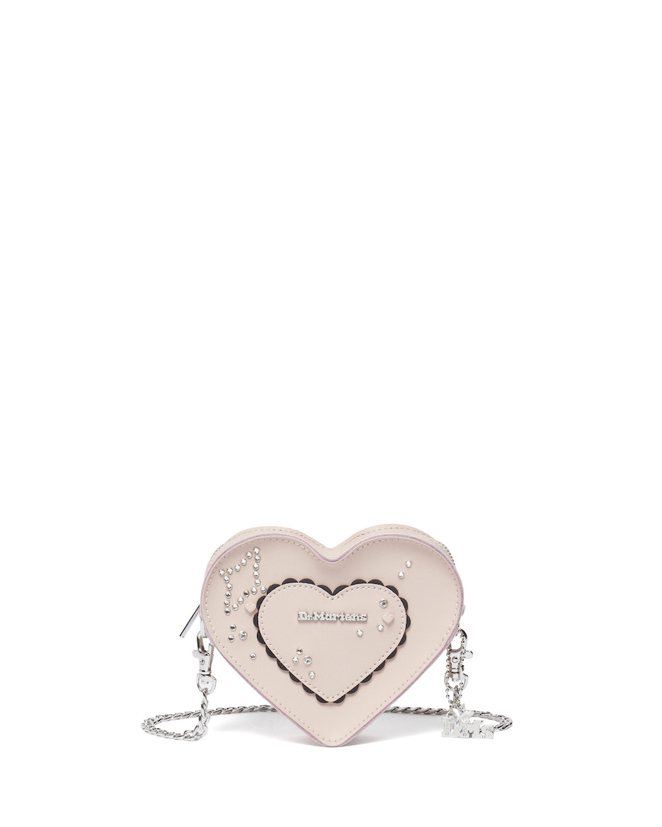 2025年バレンタイン】「ドクターマーチン」からリボンやスタッズでデコ