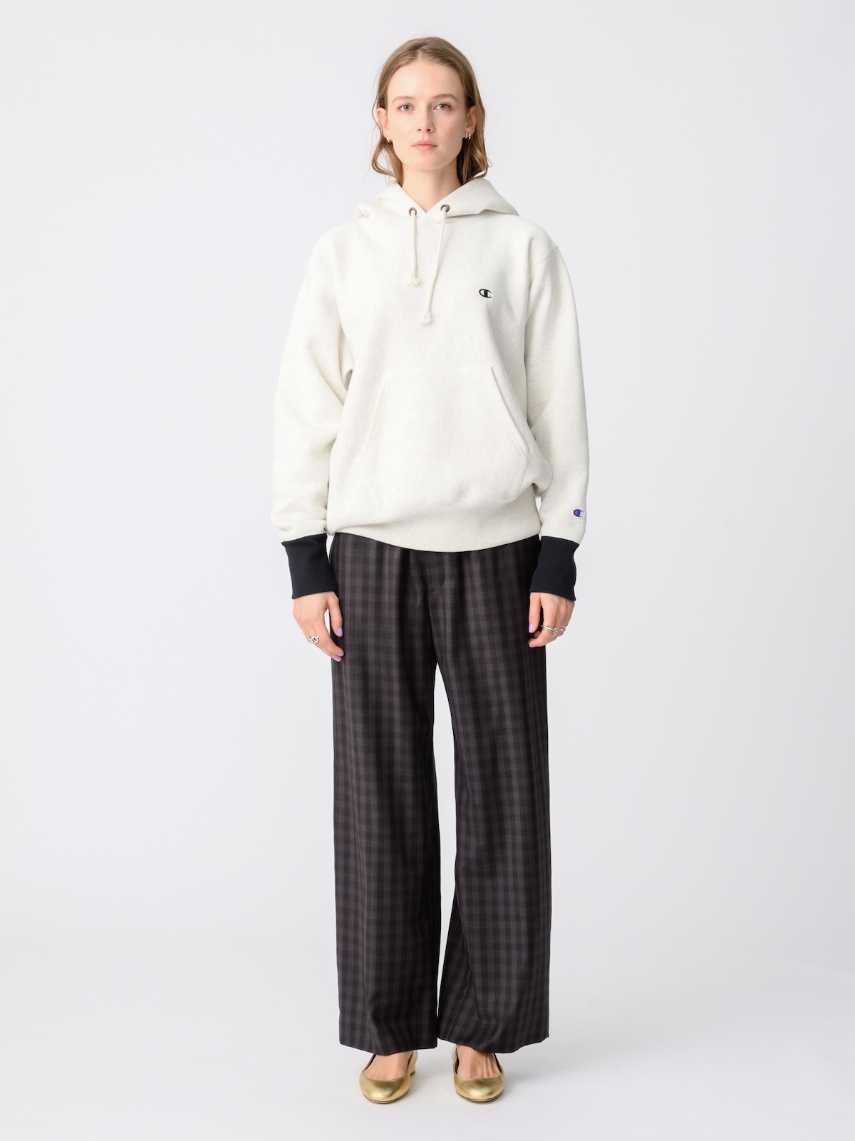 ロンハーマン」がウィメンズ初の「チャンピオン」別注フーディーを発売