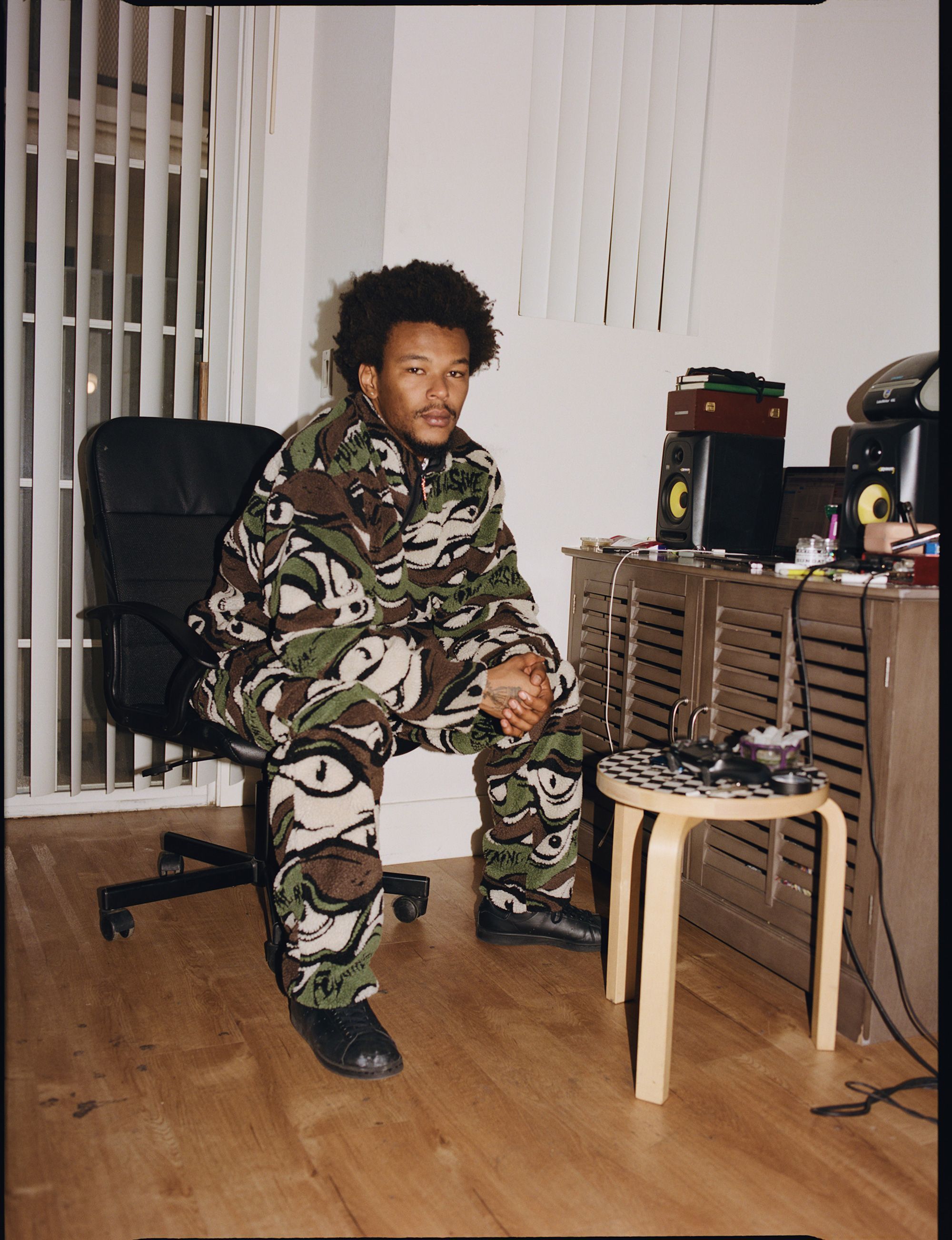 アディダス スケートボーディングとファッキン オーサムの最新コラボに