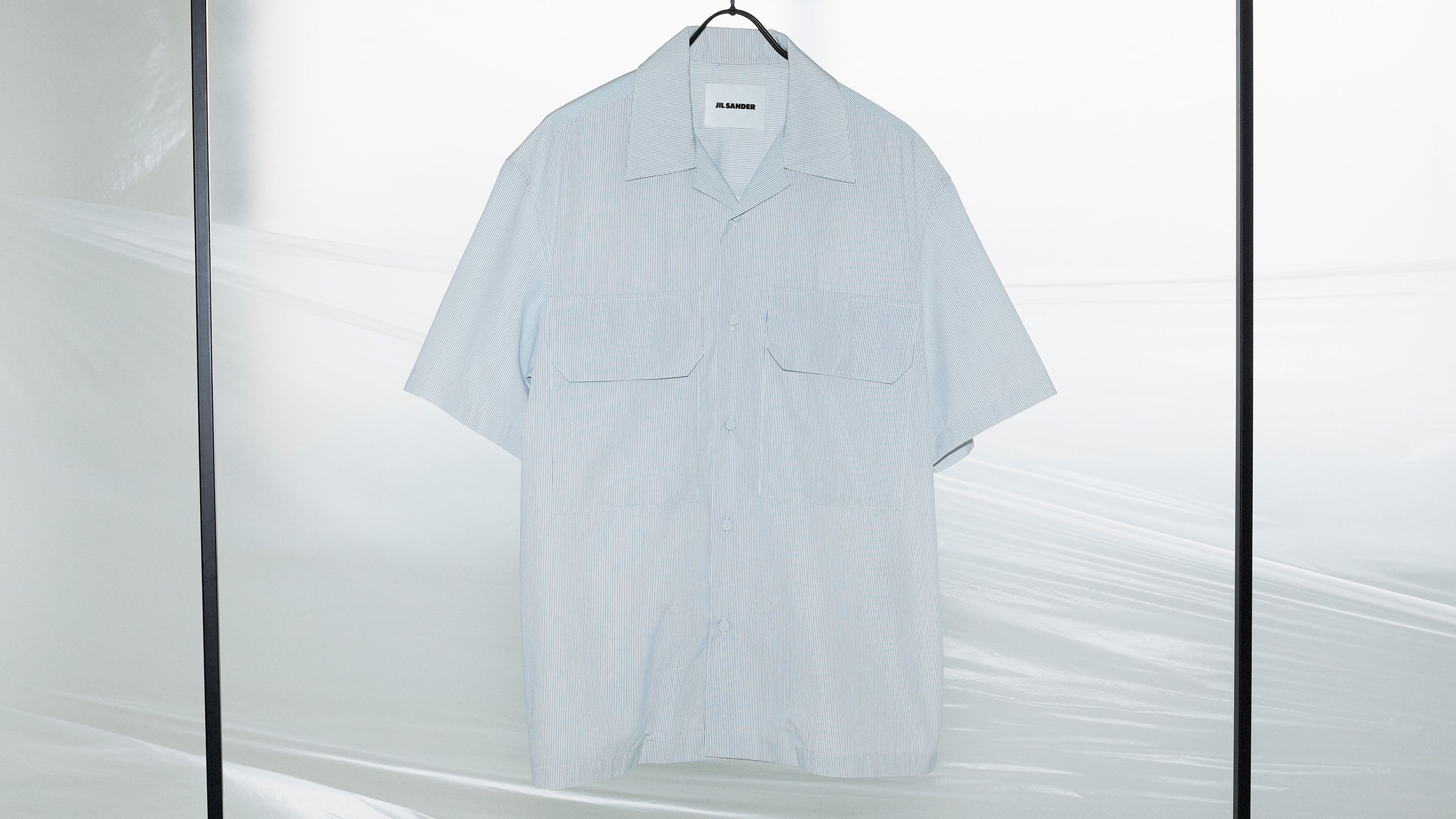 アートを着る感覚で纏いたい、ジル サンダーの半袖シャツ──秋の