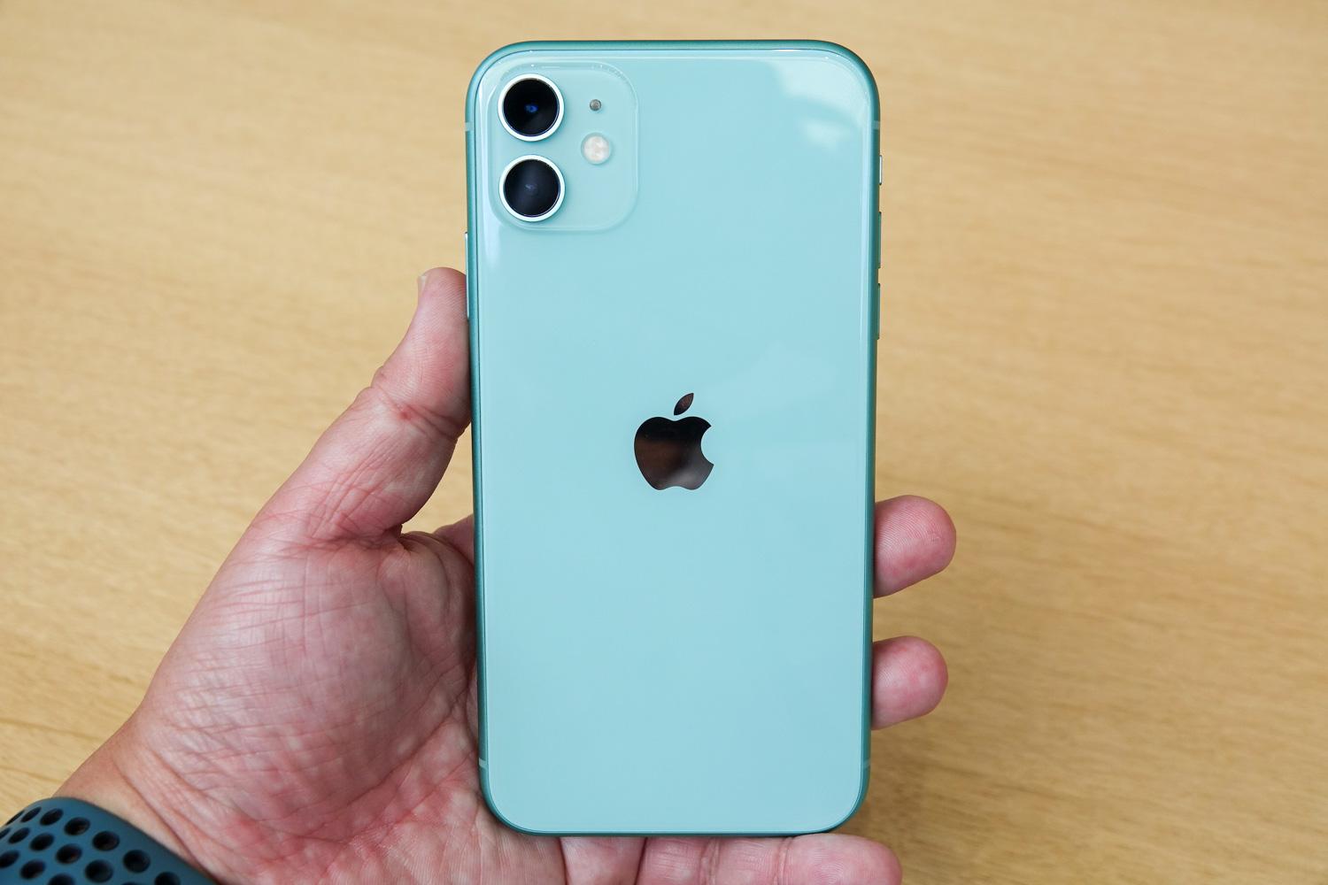 金曜21時から予約開始！ iPhone 11か11 Proか、それが問題だ