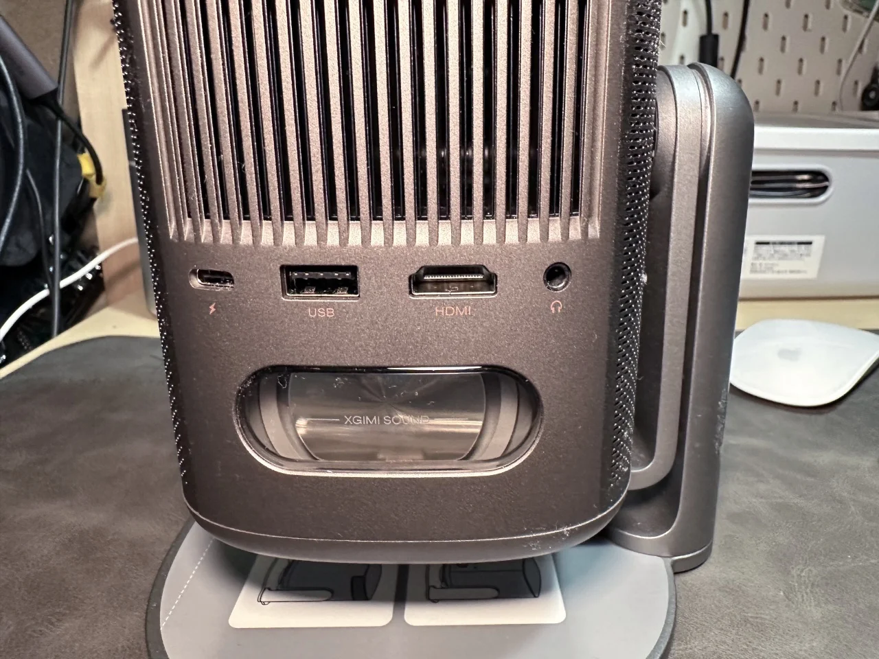 ベストバイ】壁に天井に思いのまま映せる！XGIMI Mogo 2 Pro