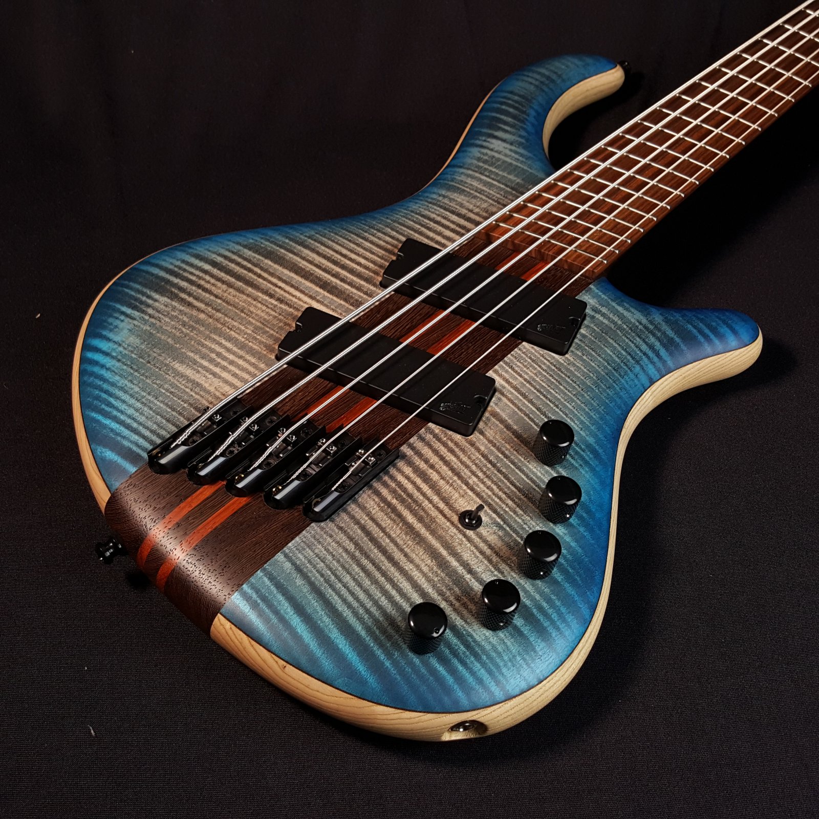 Mayones Patriot 5 Classic V-Fan Fret Aguilar Flame Maple Bass