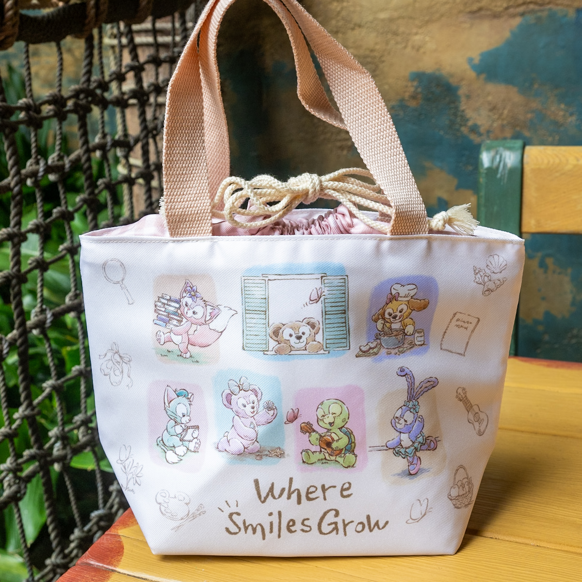 ダッフィー＆フレンズのウェア・スマイルズ・グロウ”デザイン！東京