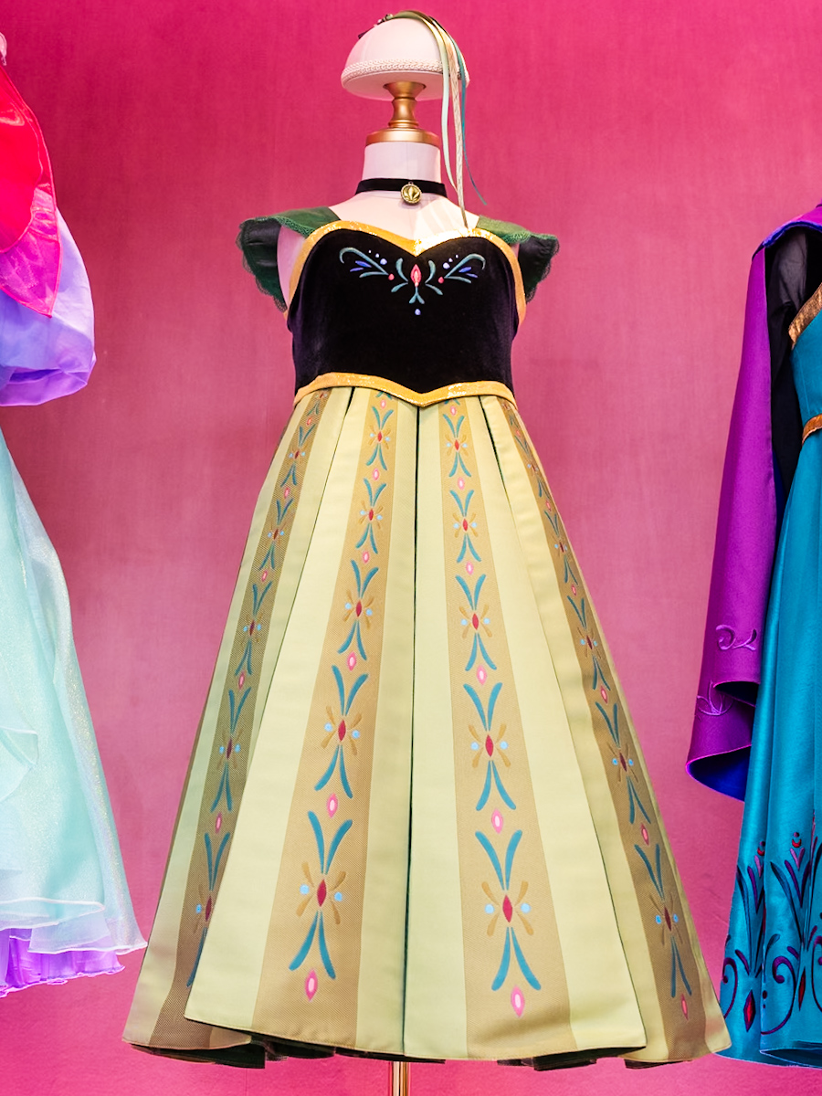 12月13日再開！戴冠式シーンのアナとエルサのドレスも登場☆「ビビディ