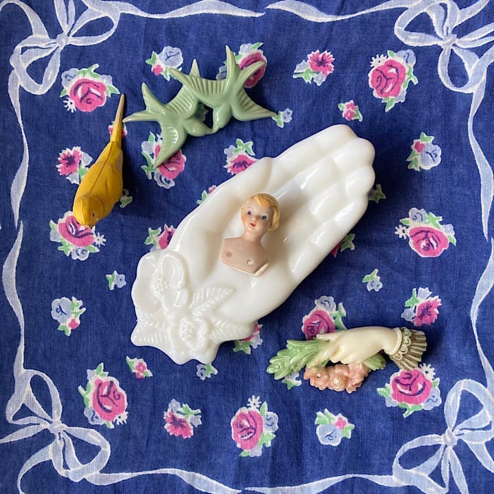 ミルクガラスハンドトレイ