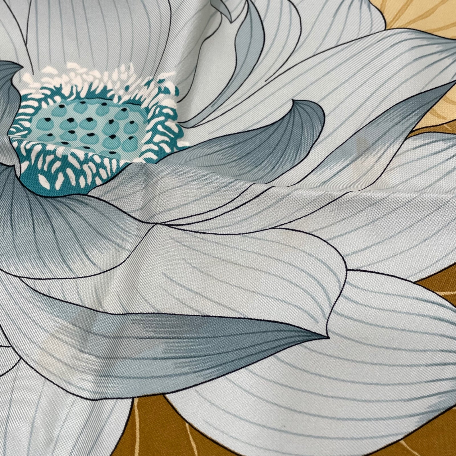 HERMES エルメス カレ90 FLEURS DE LOTUS 蓮の花 シルク スカーフ