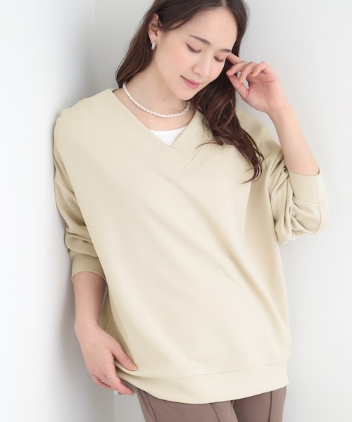 洗濯機可】インせずすっきり見え。カットツイルVネックトップス