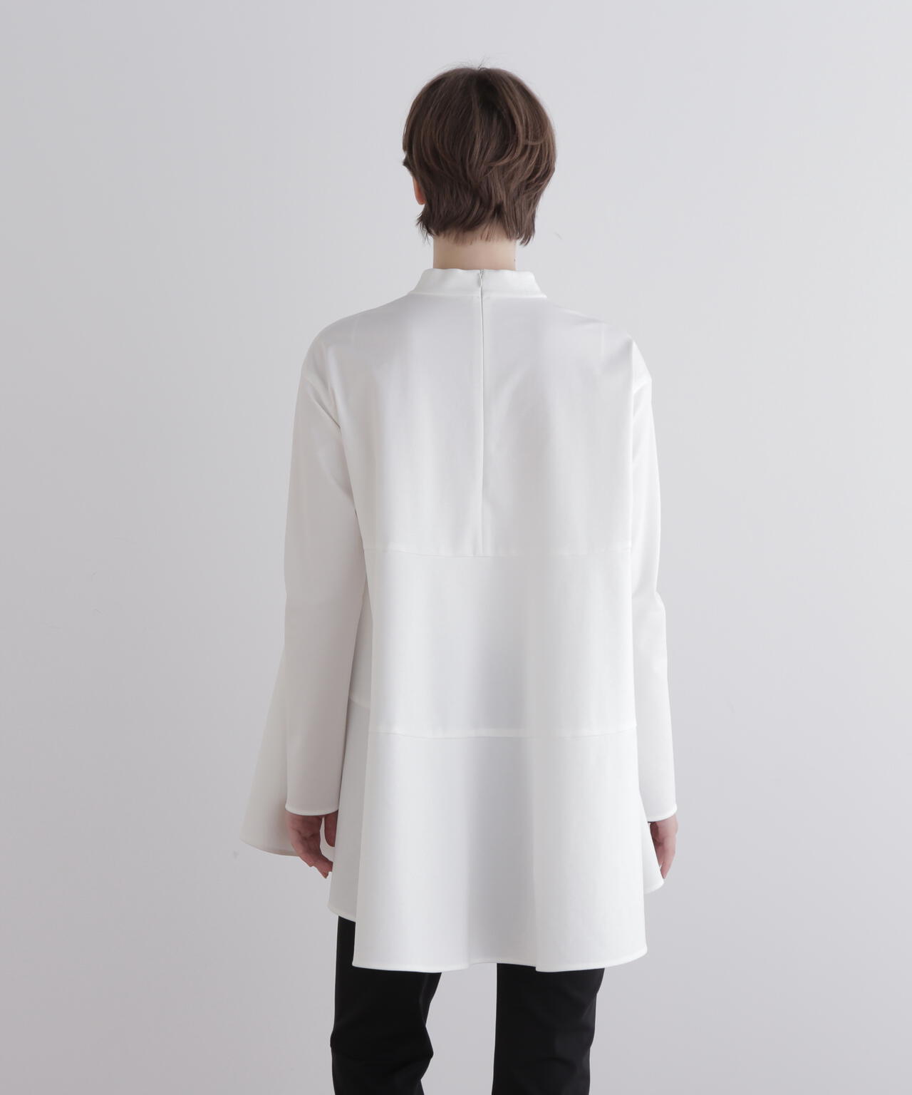 ハイストレッチポンチスタンドカラーブラウス | LE PHIL（ル フィル