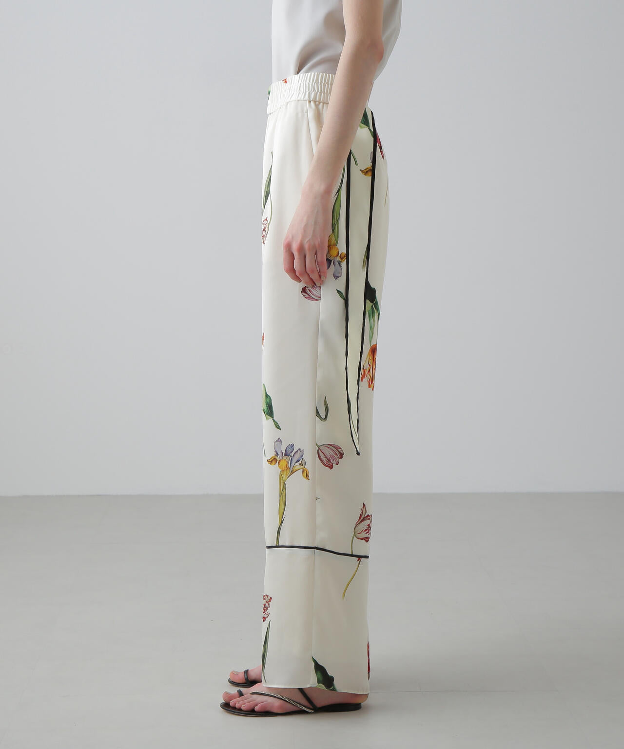 ピクトリカルブックプリントパンツ | ADORE（アドーア） ｜【公式